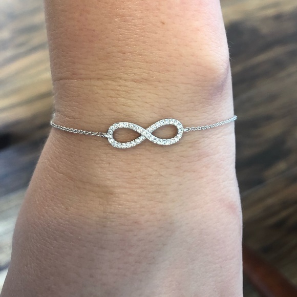 Kay Jewelers Jewelry - Sterling Silver Infinity Bracelet - EUC